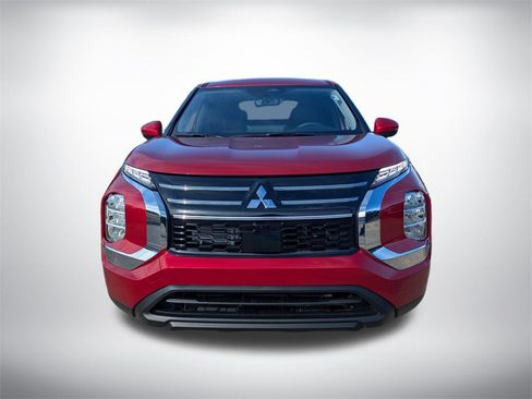 New 2026 Mitsubishi Outlander ES image 8