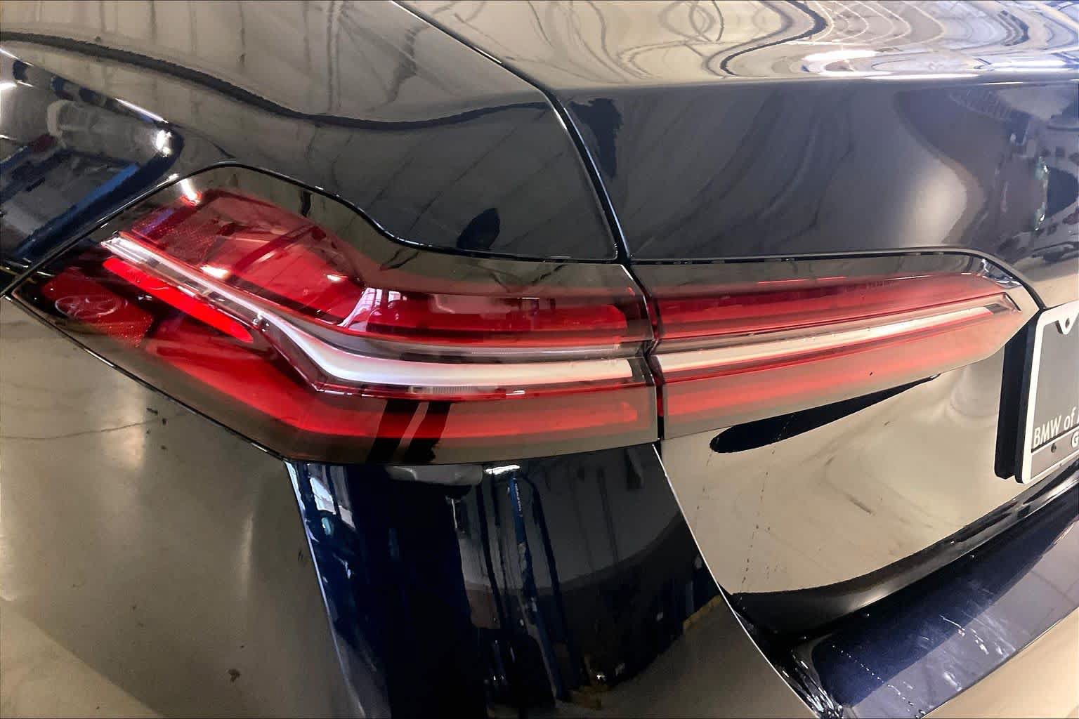 Used 2026 BMW 530i w/ M Sport Package RWD image 14