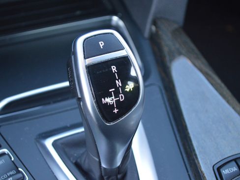 Used 2017 BMW 330i Sedan image 24