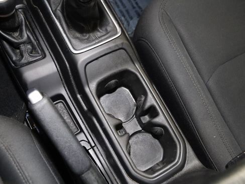 Used 2018 Jeep Wrangler Unlimited Sport S image 25