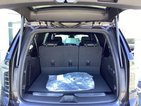New 2026 Chevrolet Suburban RST w/ Comfort Package AWD/4WD image 23