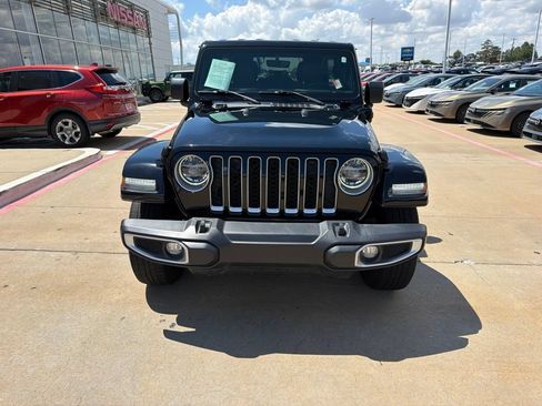 Used 2021 Jeep Wrangler Unlimited Sahara w/ Cold Weather Group AWD/4WD image 8