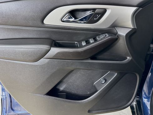 Used 2023 Chevrolet Traverse LT w/ LPO, Floor Liner Package FWD image 19