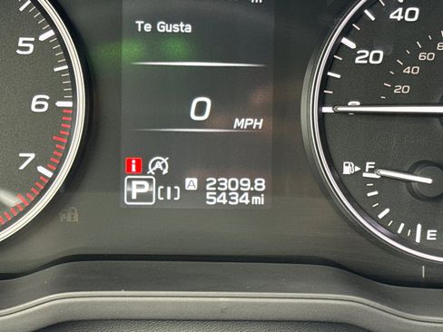 Used 2025 Subaru Crosstrek 2.5i Premium AWD/4WD image 26