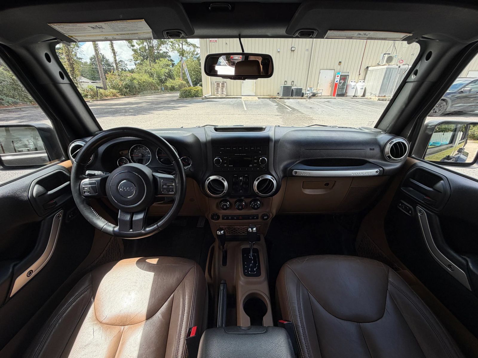 Used 2017 Jeep Wrangler Unlimited Sahara w/ Max Tow Package AWD/4WD image 13