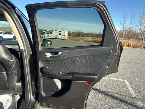 Used 2020 Ford Escape SEL image 19