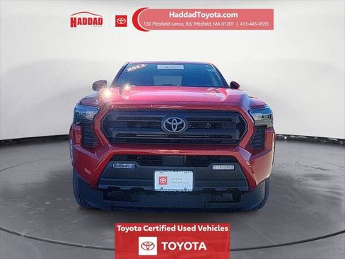 Certified 2024 Toyota Tacoma SR5 AWD/4WD image 9