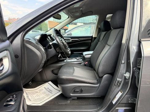 Used 2018 Nissan Pathfinder SV AWD/4WD image 10