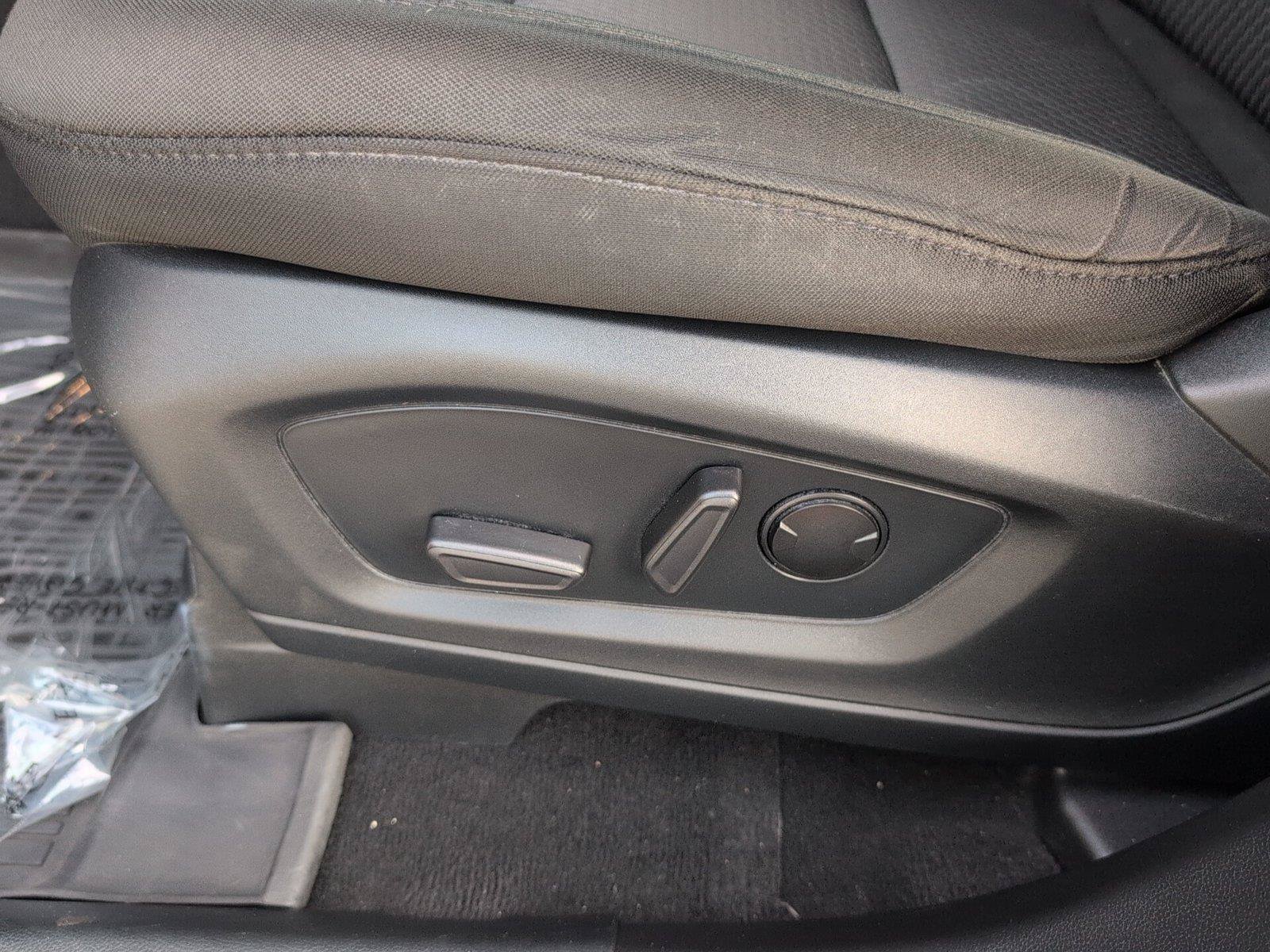 Used 2023 Ford Explorer XLT AWD/4WD image 13