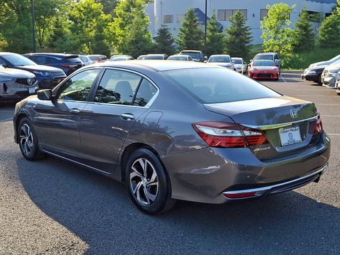 Used 2017 Honda Accord LX image 4