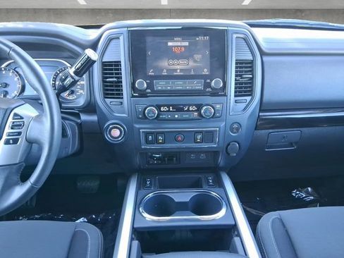 Used 2024 Nissan Titan SV w/ SV Convenience Package image 20