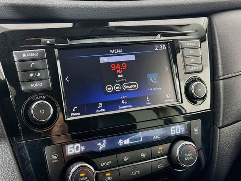 Used 2020 Nissan Rogue SV AWD/4WD image 21