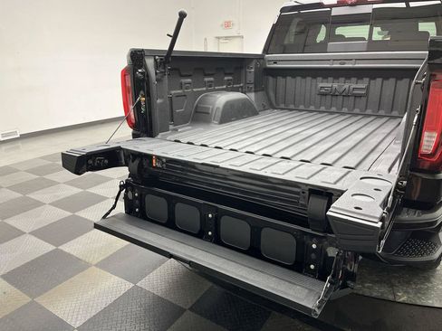 Certified 2025 GMC Sierra 1500 AT4 w/ Technology Package AWD/4WD image 7