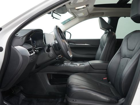 Used 2023 INFINITI QX60 Sensory AWD/4WD image 18