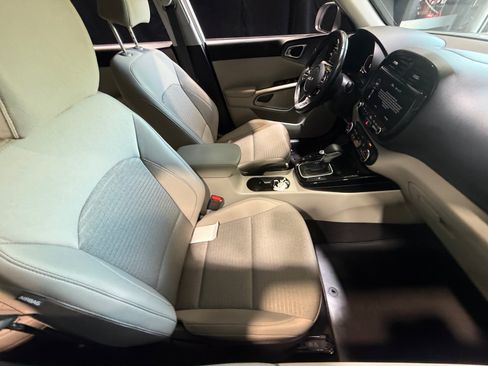 Used 2023 Kia Soul EX FWD image 19