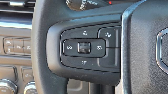 Used 2024 GMC Yukon SLE w/ Gmc Pro Safety Plus Package RWD image 18