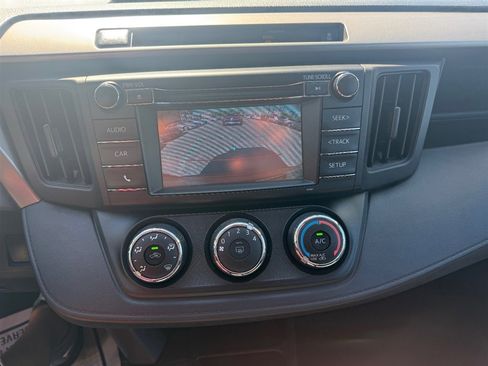 Used 2016 Toyota RAV4 LE image 19