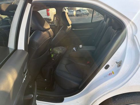 Used 2019 Toyota Camry SE image 7