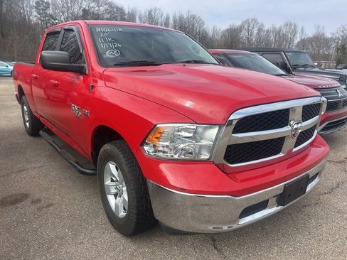 Used 2020 RAM 1500 Classic SLT image 3