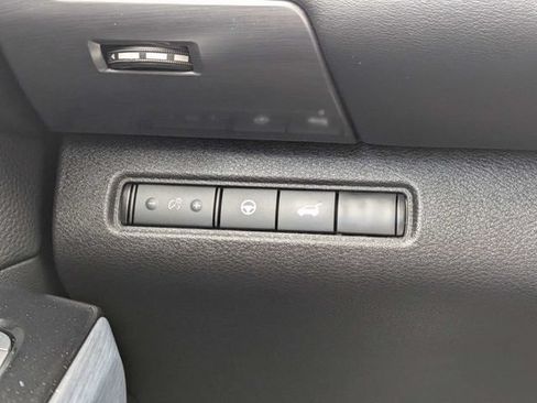 Used 2024 Nissan Pathfinder SL AWD/4WD image 22