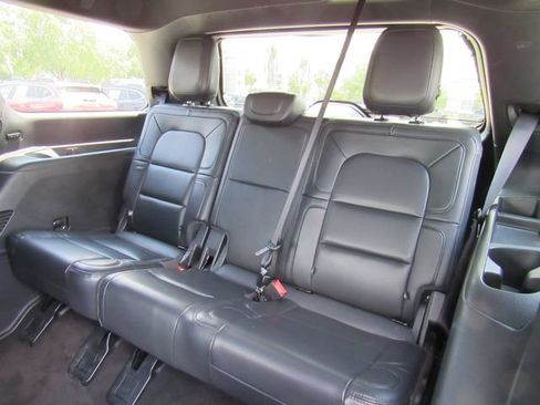 Used 2023 Lincoln Navigator Reserve AWD/4WD image 17