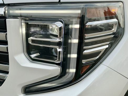 Used 2025 GMC Sierra 1500 SLT w/ SLT Premium Plus Package image 10