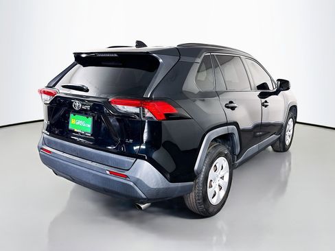 Used 2020 Toyota RAV4 LE image 10