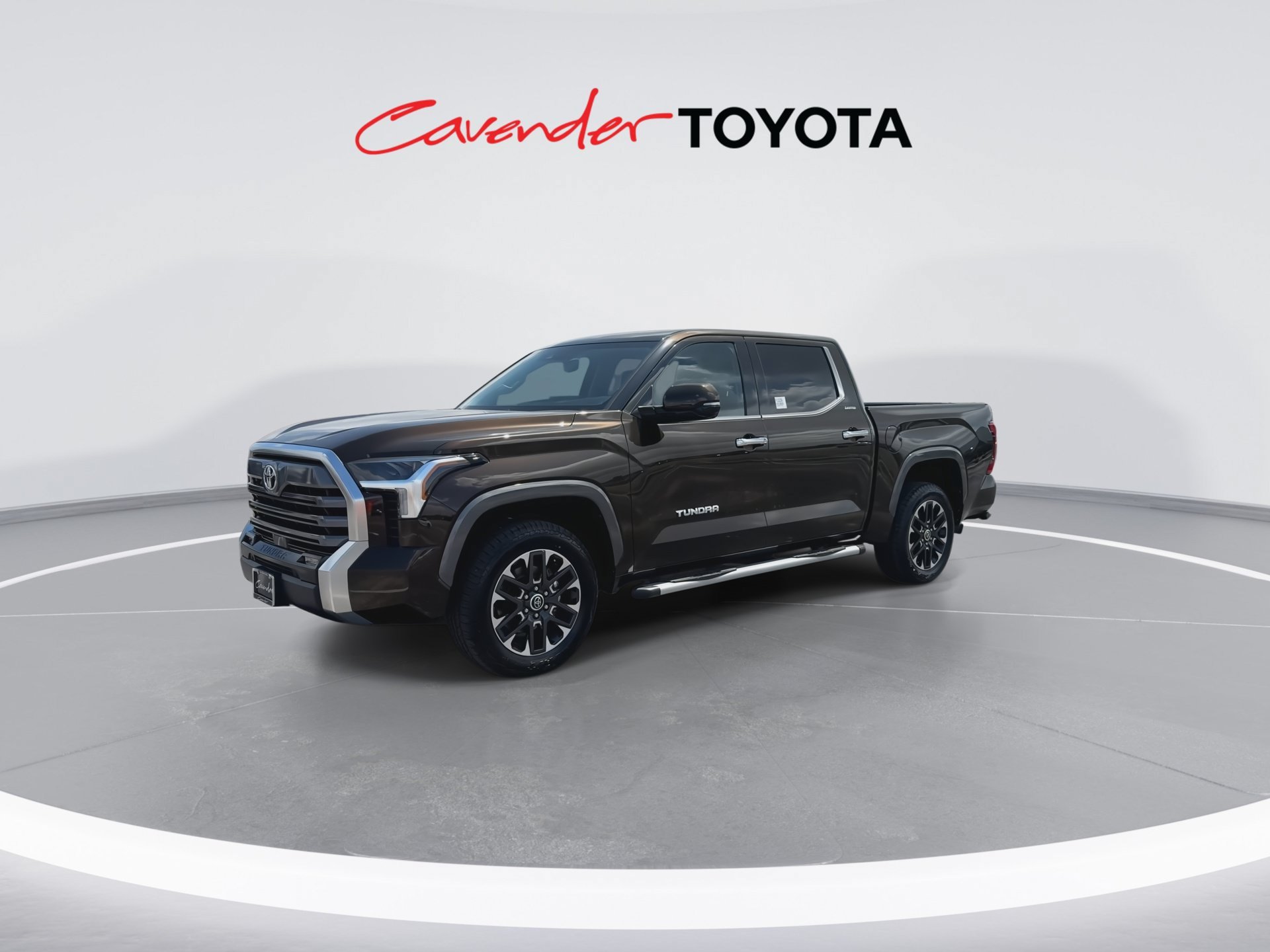 Used 2023 Toyota Tundra Limited w/ Power Package AWD/4WD image 4