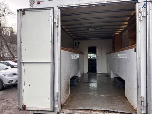 Used 2016 GMC Savana 3500 image 6