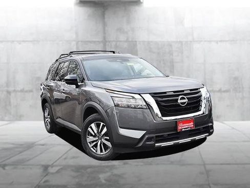 Certified 2023 Nissan Pathfinder SL image 2