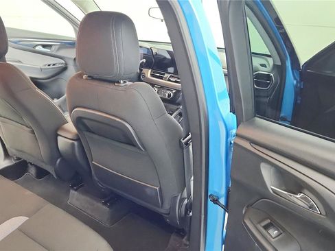 Used 2025 Chevrolet TrailBlazer LT image 28