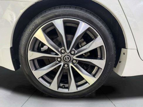 Used 2019 Nissan Maxima Platinum w/ Illumination Package FWD image 48