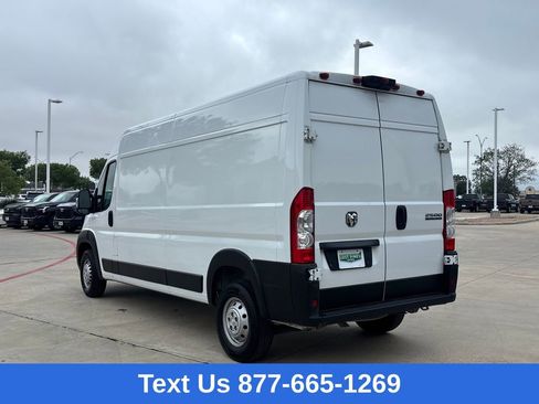 Used 2024 RAM ProMaster 2500 w/ Convenience Group FWD image 3