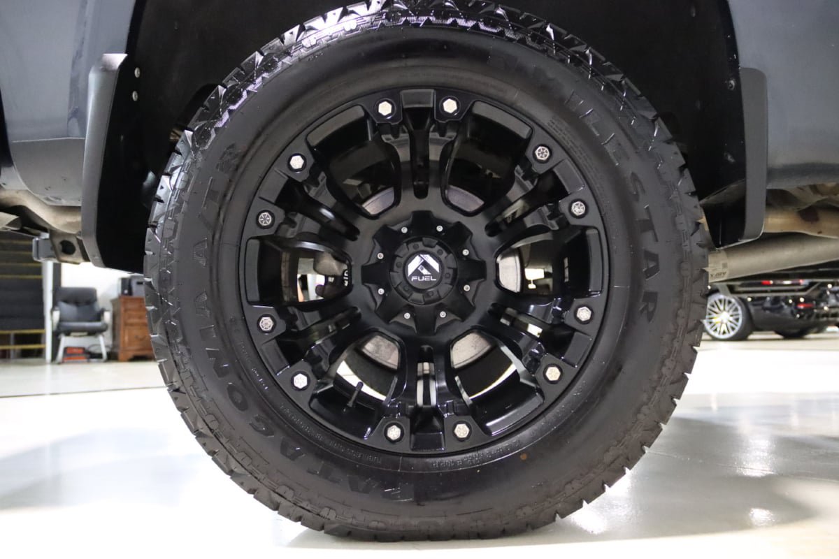 Used 2019 Chevrolet Silverado 1500 RST AWD/4WD image 80