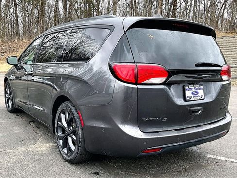 Used 2020 Chrysler Pacifica Limited w/ Advanced Safetytec Group image 3