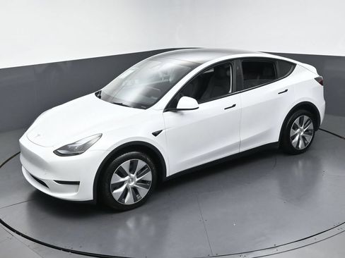 Used 2023 Tesla Model Y Long Range AWD/4WD image 40