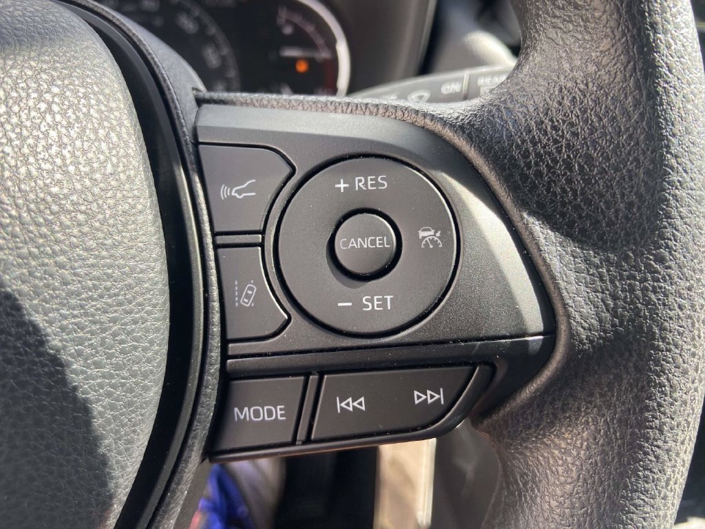 Used 2025 Toyota RAV4 LE FWD image 33