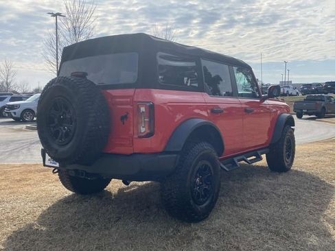 Used 2023 Ford Bronco Wildtrak image 3