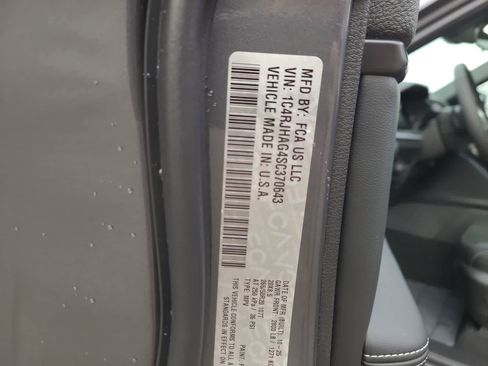 New 2025 Jeep Grand Cherokee Altitude image 29