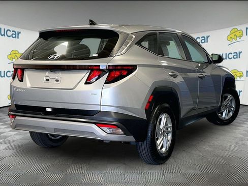 Used 2025 Hyundai Tucson SE AWD/4WD image 6