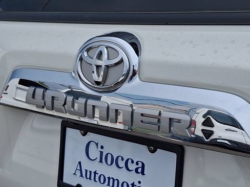 Used 2022 Toyota 4Runner Limited AWD/4WD image 32
