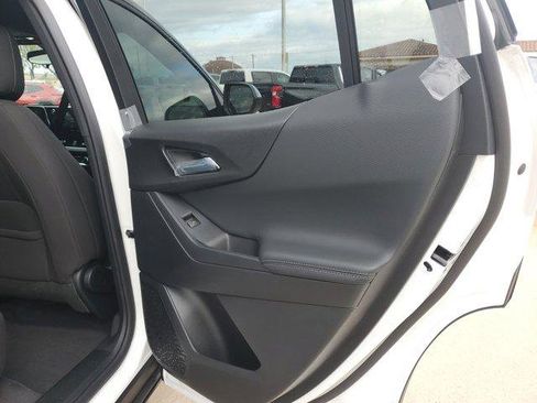 New 2026 Chevrolet Equinox LT image 11