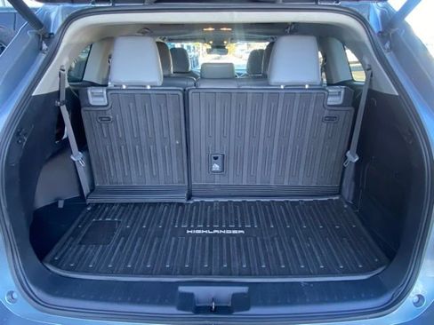 Used 2023 Toyota Highlander XLE image 26