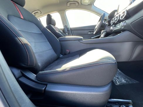 Certified 2025 Nissan Sentra SR image 29