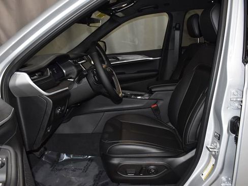 New 2025 Jeep Grand Cherokee Limited image 10