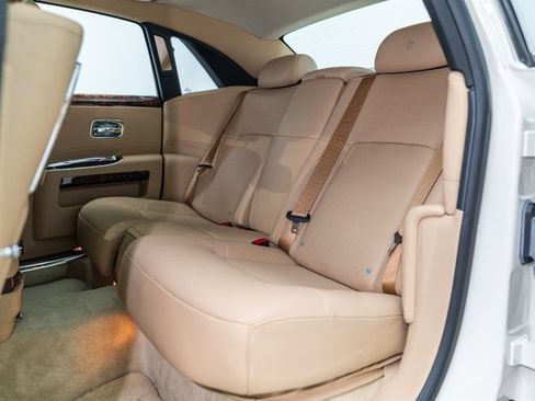 Used 2013 Rolls-Royce Ghost image 21