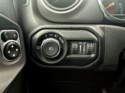 Used 2022 Jeep Wrangler Unlimited Sport image 14