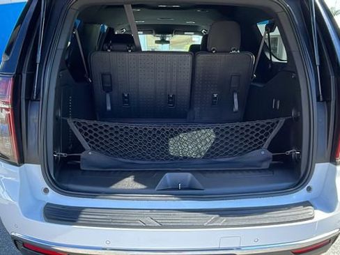 Used 2022 Chevrolet Suburban LS image 30