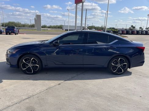 Certified 2023 Nissan Altima 2.5 SR w/ SR Premium Package image 2