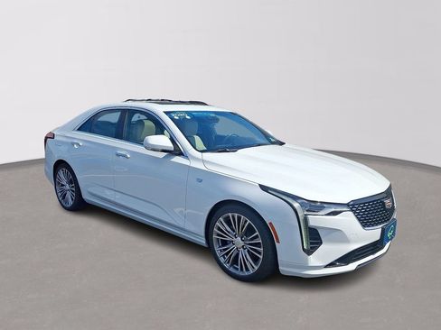 Certified 2020 Cadillac CT4 Premium Luxury RWD image 3